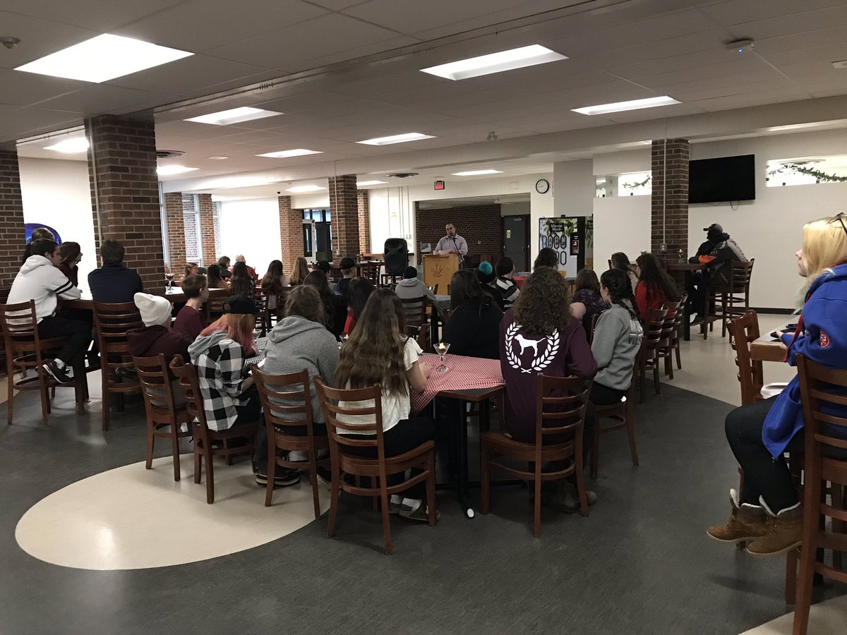 AngeWest3's tweet photo. Celebrating Student Success Breakfast @FenelonFallsSS recognizing our amazing Falcons!
#gofalcons #TLDSBlearns @TLDSB https://t.co/rb6sOAHIJJ