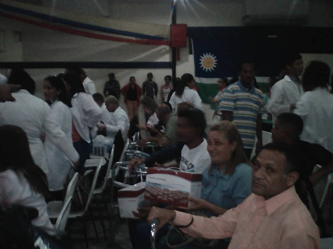 PortuguesaSdhc's tweet photo. #SDHC @PortuguesaSdhc || Entrega de 7 ayudas técnica a las personas con discapacidad por Nuestro Gobernador @rafaelcalles @NicolasMaduro @arelisorta #YoSoyPresidente #10EneResteadosConMaduro https://t.co/dhGm1z63EG