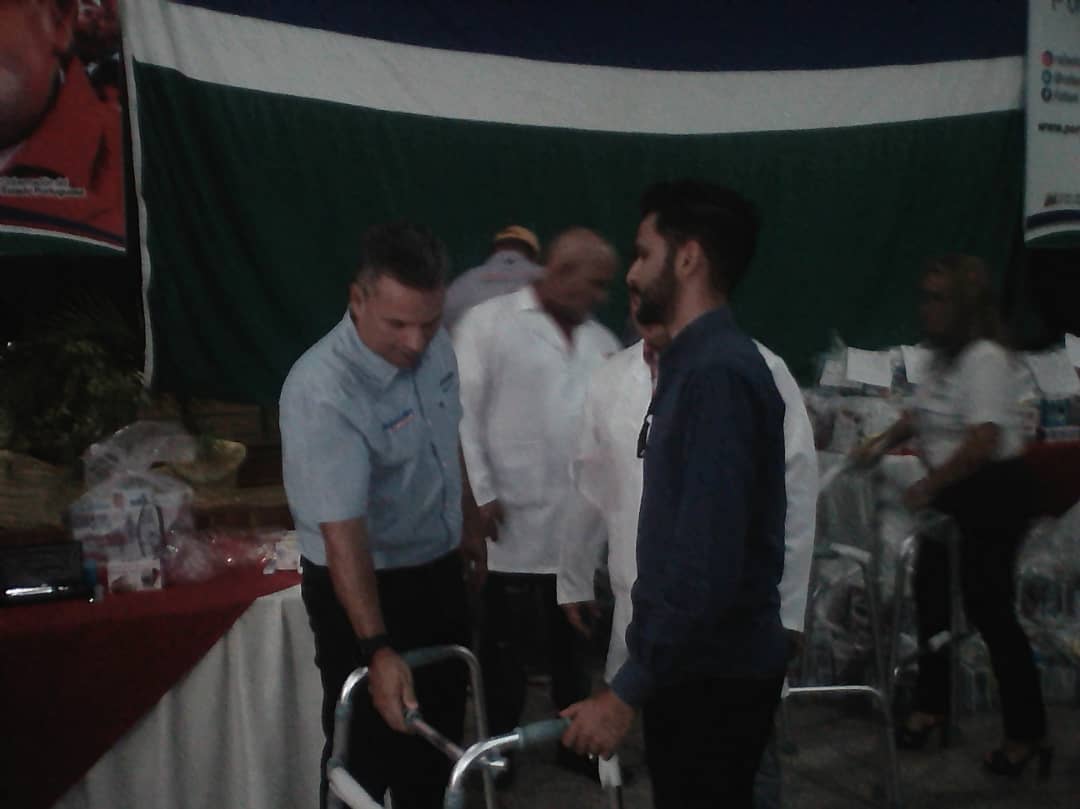 PortuguesaSdhc's tweet photo. #SDHC @PortuguesaSdhc || Entrega de 7 ayudas técnica a las personas con discapacidad por Nuestro Gobernador @rafaelcalles @NicolasMaduro @arelisorta #YoSoyPresidente #10EneResteadosConMaduro https://t.co/dhGm1z63EG