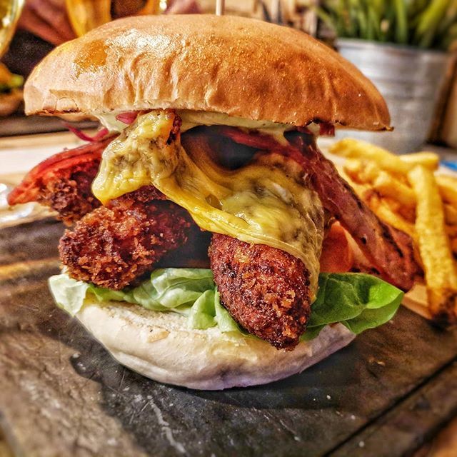 quicoto's tweet photo. 9/365

#365project #anauco #burgerbcn #bcnburger #NoDiet #chickenBurger #chickenHeaven #bcnlife #bcnrestaurants #bcnnightlife #bcndinner #barcelinaburger #burgerlover #burgerlove https://t.co/gCcM5t7Oua https://t.co/ab9p9moxGl