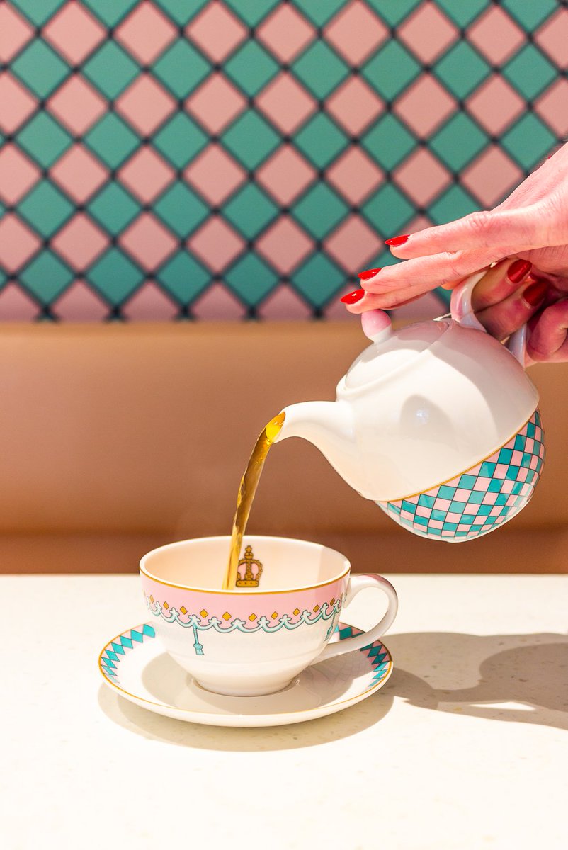 NEW! Inspired by the illustrations in our award-winning ice-cream Parlour, this sweet set is perfect for solo sippers > bit.ly/2RHeN5P #FortnumsTea