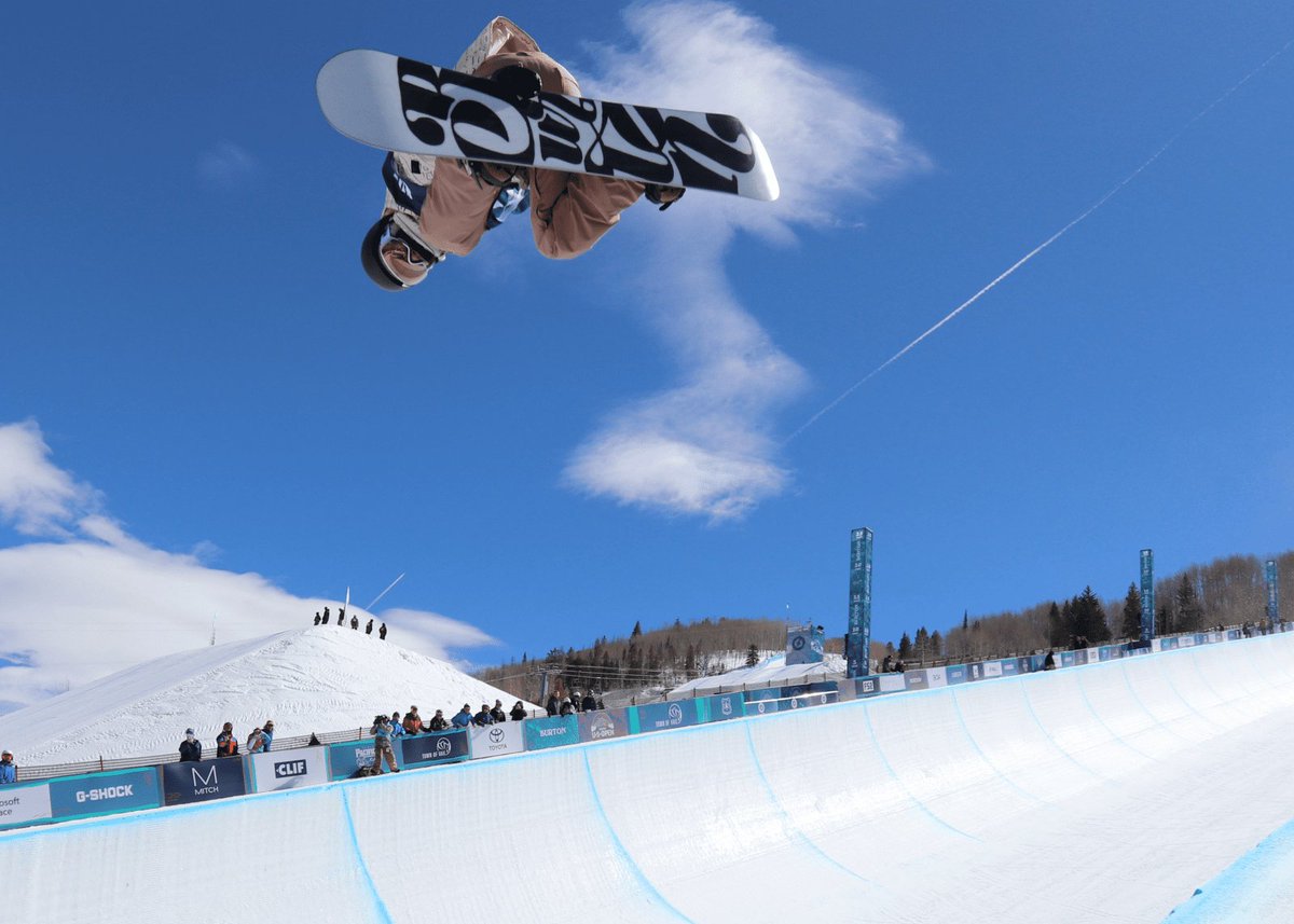 The_Increase's tweet photo. Olympic snowboarder @thekellyclark: "I asked myself two questions: 'Could I ever wake up another day and not think about God? Could I ever pretend He doesn’t exist?' The answer to both was no. So I said, 'All right, Jesus, I’m in!'” #IncreaseArticle https://t.co/dH8cEPRzVj https://t.co/y09zXUb4yM