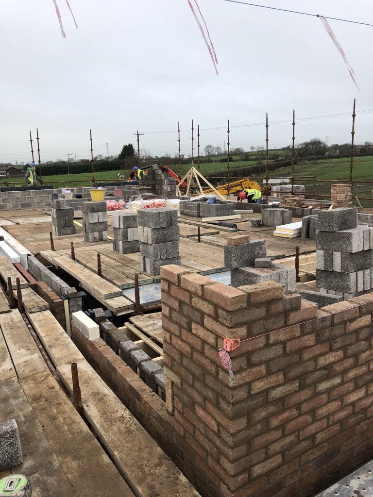 robinhillconstr's tweet photo. A decent start to 2019 and the good weather is helping us make progress at this one off new build to client specification in Newtownabbey. 
Working with @9yardsArchitec_  #charteredbuildingconsultancy #charteredbuilder #properprincipalcontracting #buildersview https://t.co/hOlynbEliq
