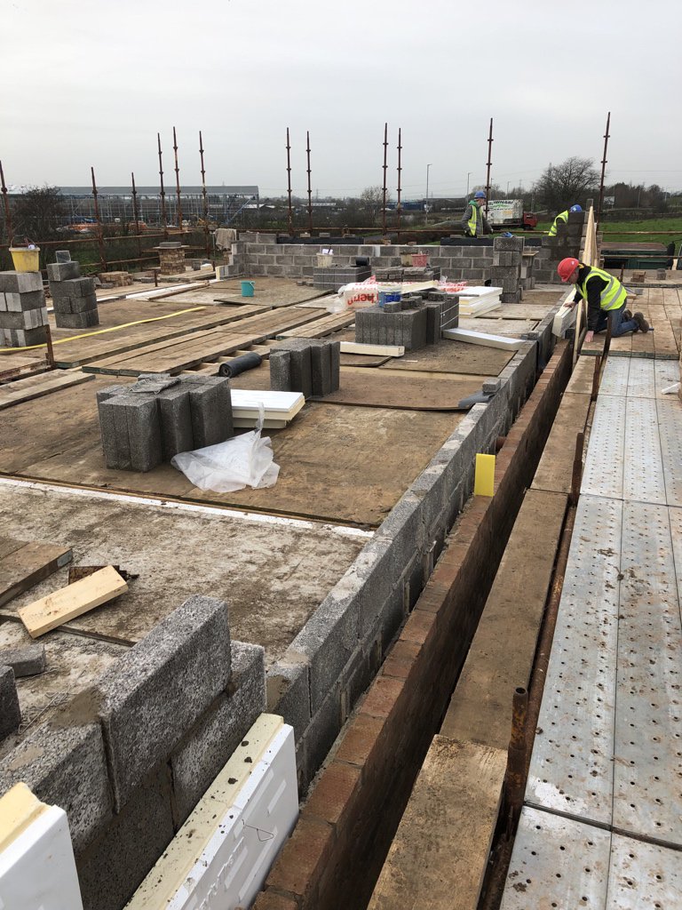 robinhillconstr's tweet photo. A decent start to 2019 and the good weather is helping us make progress at this one off new build to client specification in Newtownabbey. 
Working with @9yardsArchitec_  #charteredbuildingconsultancy #charteredbuilder #properprincipalcontracting #buildersview https://t.co/hOlynbEliq