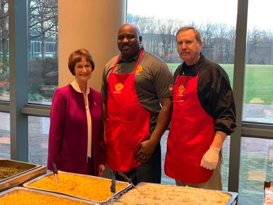IAFF2068's tweet photo. Your #IAFF2068 #FairfaxFirefighters served over 600 #FairfaxCounty residents and community leaders (HOA leadership, Fairfax County Chamber of Commerce) including Board of Supervisors at Chairman @SharonBulova's New Year reception. #Local2068 https://t.co/On9rty2RRT