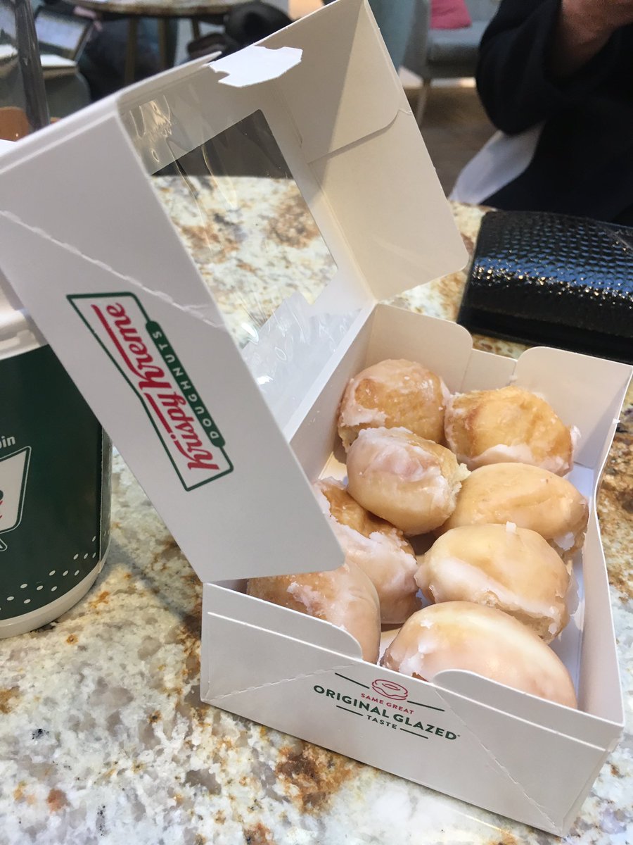 hannahkelsall's tweet photo. @krispykremeUK why have you not called these ‘doughnibbles’ or ‘doughnibs” 🙃  #missedatrick https://t.co/U82S8WWfGx