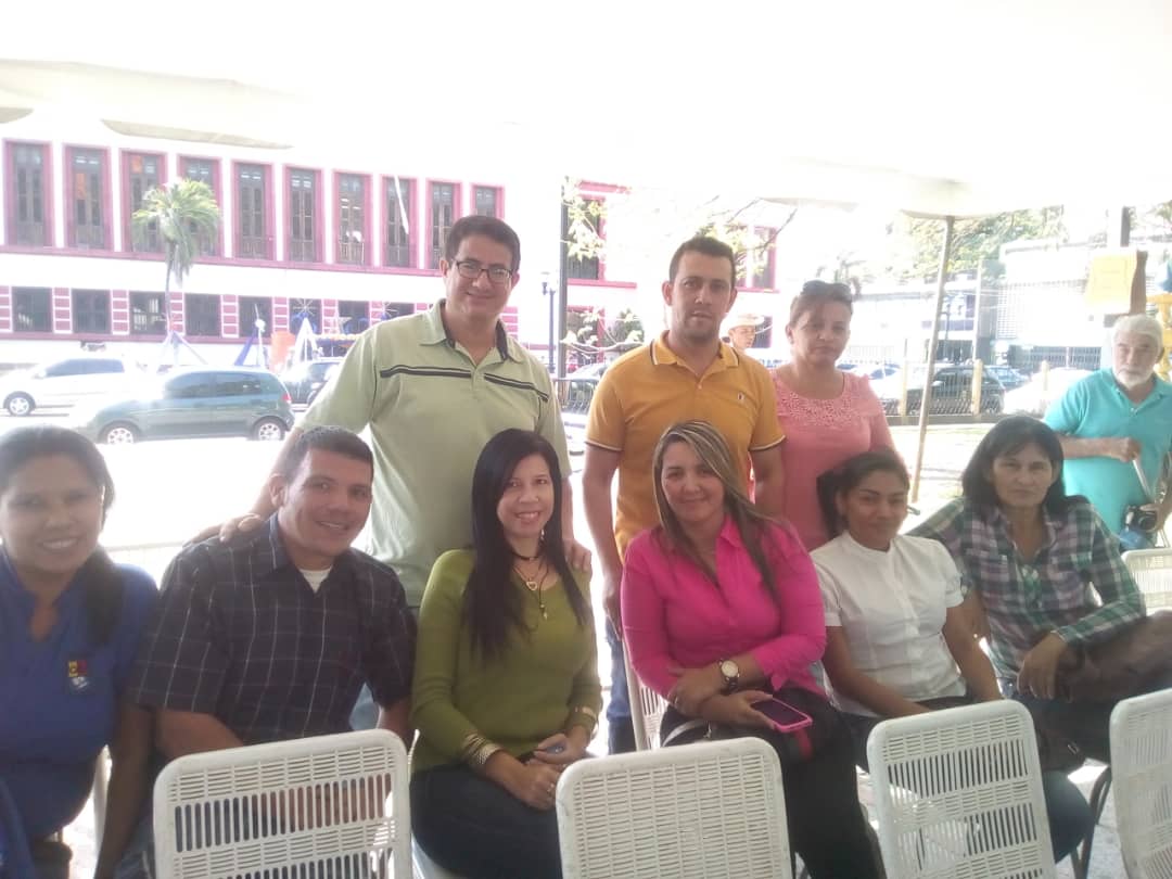 #EnFotos | Colectivo de @ZEP_DCEUP presente en la Tribuna Antiimperialista municipio #Guanare #ApoyoTotal #PuebloPresidente  respaldando irrevocablemente a nuestro Presidente   <a href="/NicolasMaduro/">Nicolás Maduro</a> #YoJuroConMaduro 🧡💙❤<a href="/rafaelcalles/">Rafael Calles</a> @MPPEDUCACION @psuvaristobulo <a href="/RosangelaOrozco/">Rosangela Orozco</a>