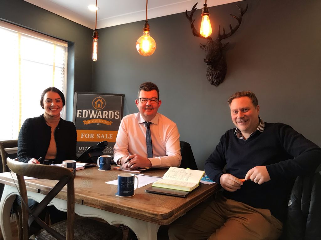 movewithedwards's tweet photo. β¨π A productive team meeting this morning with Kevin from @LNHNetwork unlocking more opportunity! #lnhnetwork #2019goals https://t.co/FPBtk3fMnp
