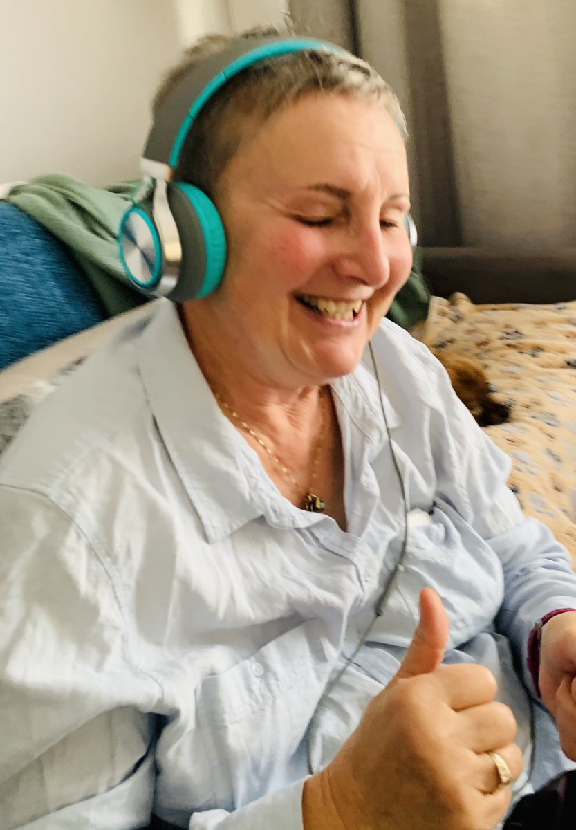 richie_rich77's tweet photo. Bought mum her first ever pair of headphones; I think she likes them. 👌🏻👌🏻🤗🤗 #CuteMum #FunkyMama #CoolMoFo https://t.co/lVHKUX2wjF