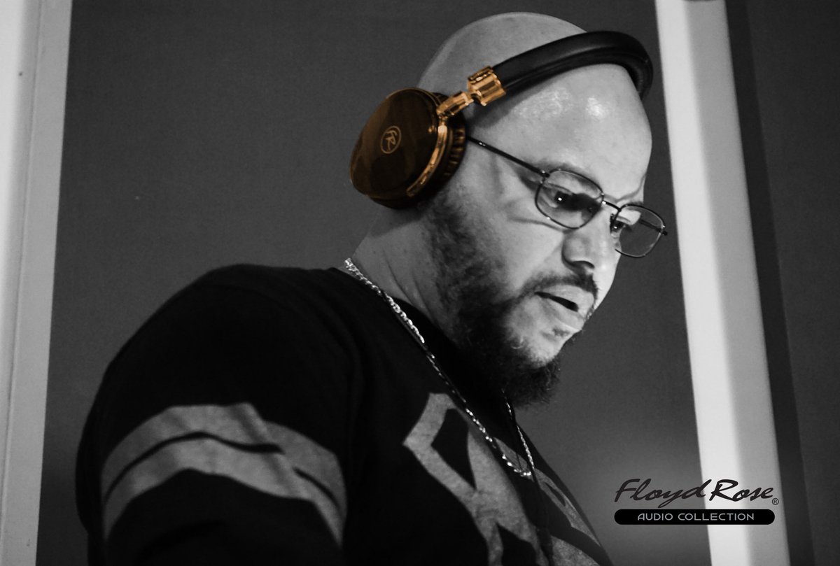 TheOddysy's tweet photo. @FloydRoseAudio the official ear-goggles of @TheOddysy 🎧 Meet @JohnnyJuice and @TheRoyalKJ in the Floyd Rose Audio Experience (Booth 5629, Hall D) at the @NAMMShow on Jan 26 at 2pm ✌️
—
#floydroseaudio #headphones #eargoggles #cans #namm2019 #la #dj #johnnyjuice #TheOddysy https://t.co/5wXRyP6Mqk