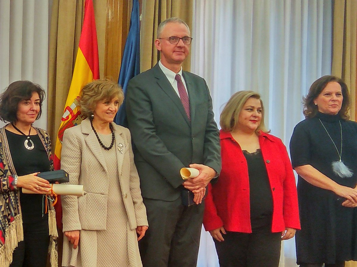 ProgramaCOPOLAD's tweet photo. "#España es referente de políticas efectivas sobre drogas y debe continuar siéndolo. Gracias a ellas, conseguimos haber prevenido miles de muertes evitables en #UE. Quedan retos que debemos convertir en oportunidades, y el @PNSDgob cuenta con todo el apoyo del @EMCDDA." @Goosdeel https://t.co/2cw9bDzJCd