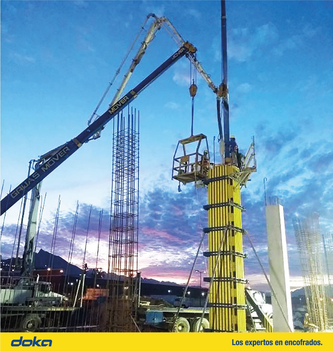 DokaMexico's tweet photo. Miren este colado de una columna a 7.40 m de altura con nuestro sistema #Top50 justo al caer el atardecer.
#DokaMéxico #LosExpertosEnEncofrados https://t.co/hY16jsd0EQ