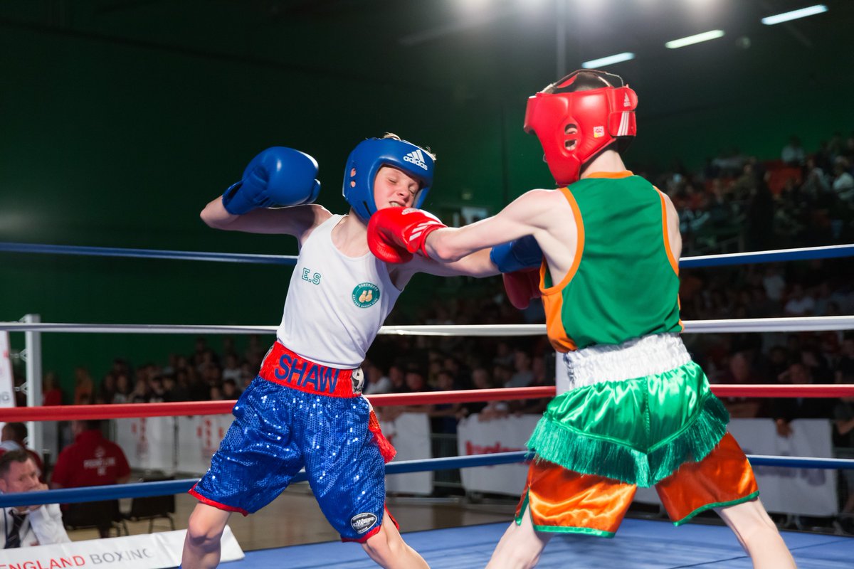 ENGLAND BOXING CLUB MATRIX 🥊

Your handy guide to round durations, dates of birth, counts, gloves, headguards and more for Skills, Minor, Schools, Junior, Youth and Elite boxers. 📄

Check it out here 👉 bit.ly/2VyRCJM