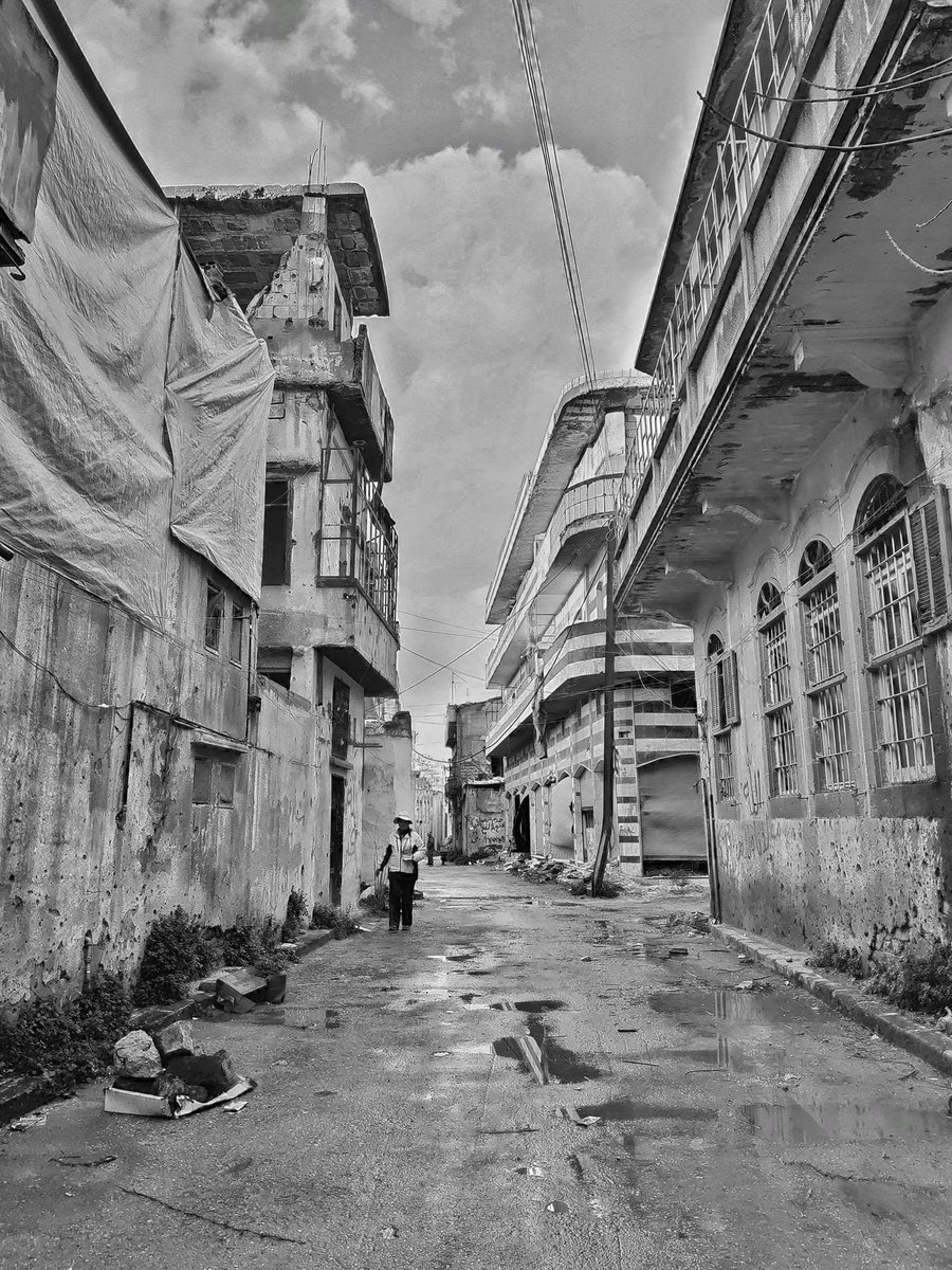 #syria #syrianarabrepublic #crisis #war #devastation
#blackandwhite #doors #windows #winter #rain
#streetstory #streetstyle #streetmagazines #streetphoto #streetphotography #photography
#mobilecamera #pocophone
