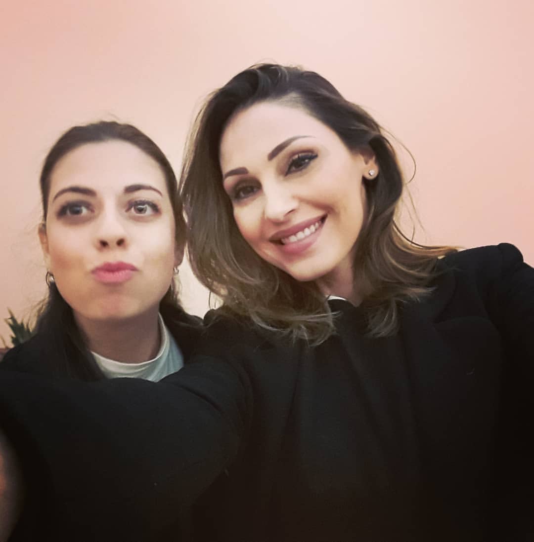 Arianna2334's tweet photo. Tanti auguriii a colei che rende la mia vita più bella con la sua musica che sembra descrivere sempre la  mia storia @_AnnaTatangelo_ #BuonCompleannoAnnaTatangelo ❤🎼😘 https://t.co/i21nZCAa57