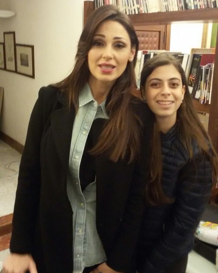 Arianna2334's tweet photo. Tanti auguriii a colei che rende la mia vita più bella con la sua musica che sembra descrivere sempre la  mia storia @_AnnaTatangelo_ #BuonCompleannoAnnaTatangelo ❤🎼😘 https://t.co/i21nZCAa57