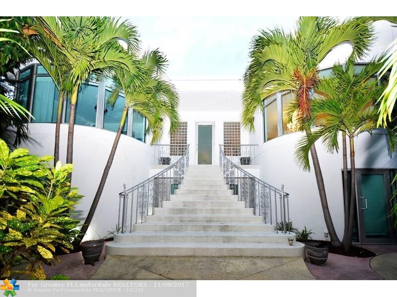 BCDCGroup's tweet photo. #ProHomeBuyingTip: When you buy a home, you’re buying the neighborhood.

This 7BR/7.5BA dream home is in the heart of South Beach &amp; features 2 kitchens, a 2nd floor Jacuzzi &amp; more! https://t.co/jvvKSytARn

Contact us for a showing: https://t.co/OlexIMfykl

#MiamiBeachHomes https://t.co/nAQju5EU4F