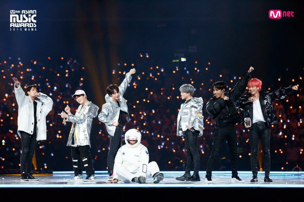 TrnUyn90372903's tweet photo. Congrats DNA 600mππ
I proud of you so so muchh
Love uπππππππ
#DNA600 #JIMIN #SUGA #JHOPE #RM #JUNGKOOK #V #JIN
Army so coolllππ @BTS_twt https://t.co/CwixetYNQt