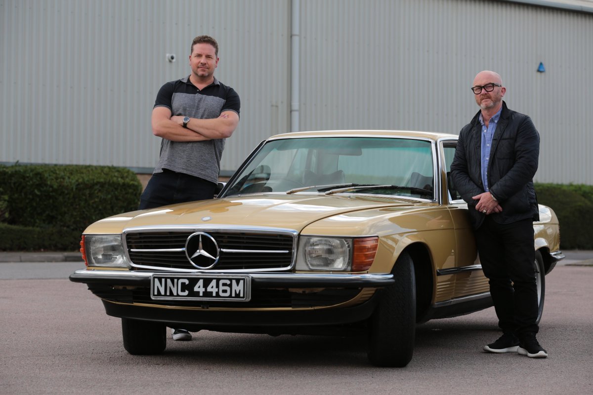 QuestTV's tweet photo. ☝️1 
📆 WEEK
🚗 TO
🎉 GO 

There's only 1️⃣ week until @PaulCowland_ &amp; @DrewPritchard are back on your screens for a BRAND NEW series of #SalvageHunters #ClassicCars! https://t.co/7IxpfpxQa9