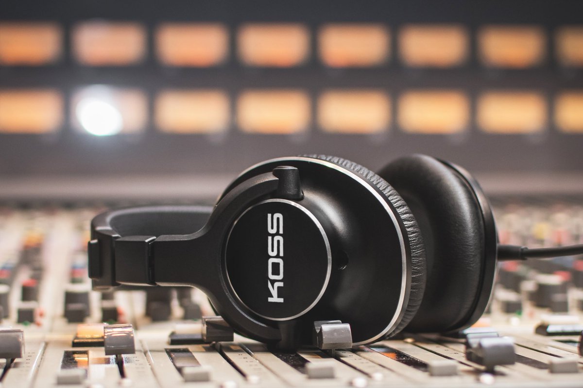 KossHeadphones's tweet photo. You bring the talent, Weβll bring the tools.
#Pro4S #HearingIsBelieving https://t.co/Eq9Lw1TBGF