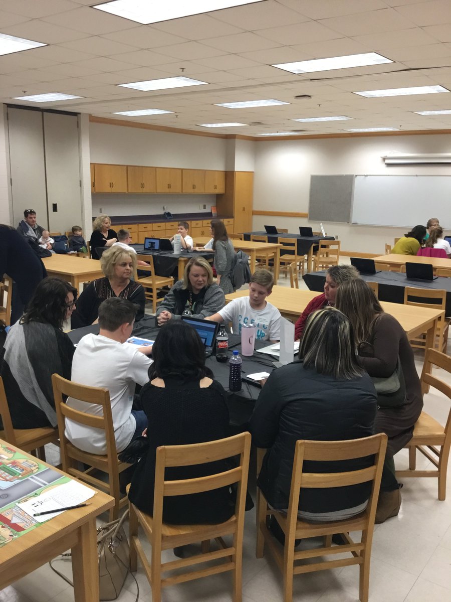 CCBOEAL's tweet photo. Students demonstrating their projects to some of our teachers during our CCTEC Elementary Student Showcase #CCTEC https://t.co/sw8b9oom2d