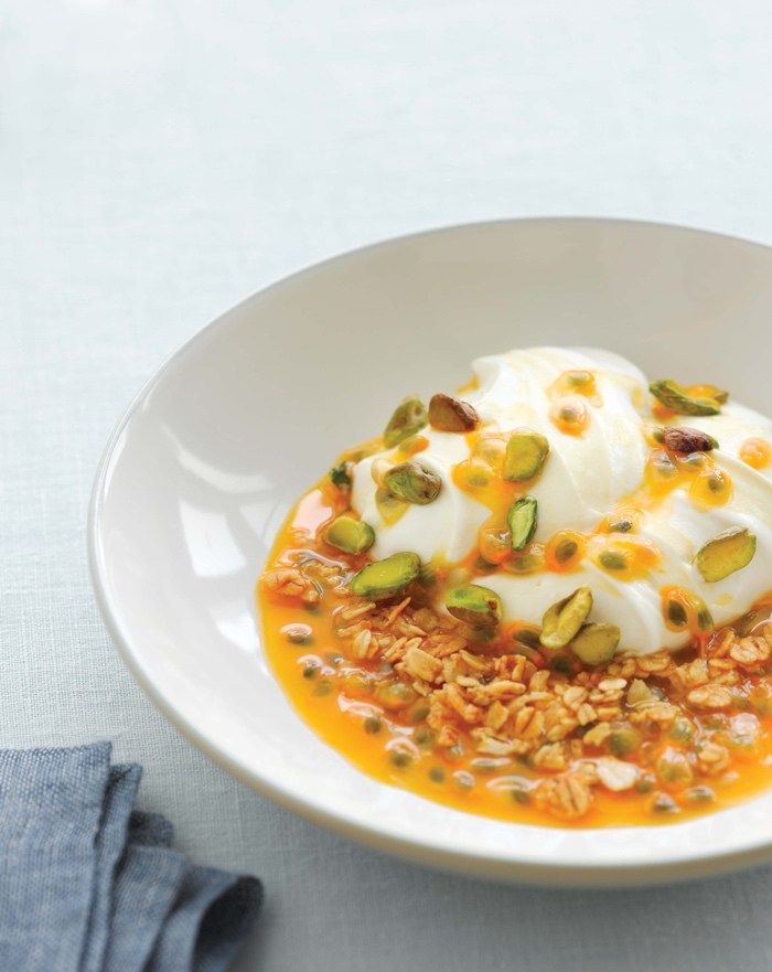 MelissasProduce's tweet image. Is breakfast your favorite time of the day, too?? 😍🙌🏻 Try this #coconutyogurt with #passionfruit and granola for your next breakfast! 

Recipe: buff.ly/2IhVGWS