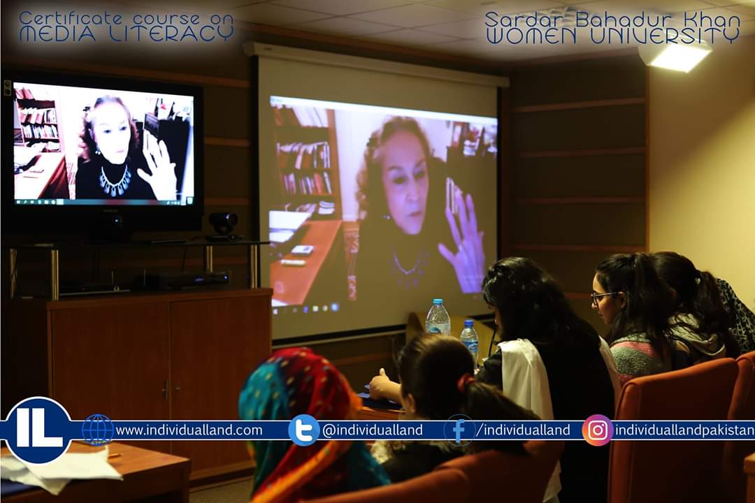 individualland's tweet photo. Two American technical experts, Sherry Ricchiardi and Frank Folwel interacting with participants of Sbk #Women's University #Quetta.
#doctoredimage
#photojournalism
@jam_kamal
@Senator_Baloch
@ZiaKhanqta
@alishahjourno https://t.co/XSxCxbgLEg