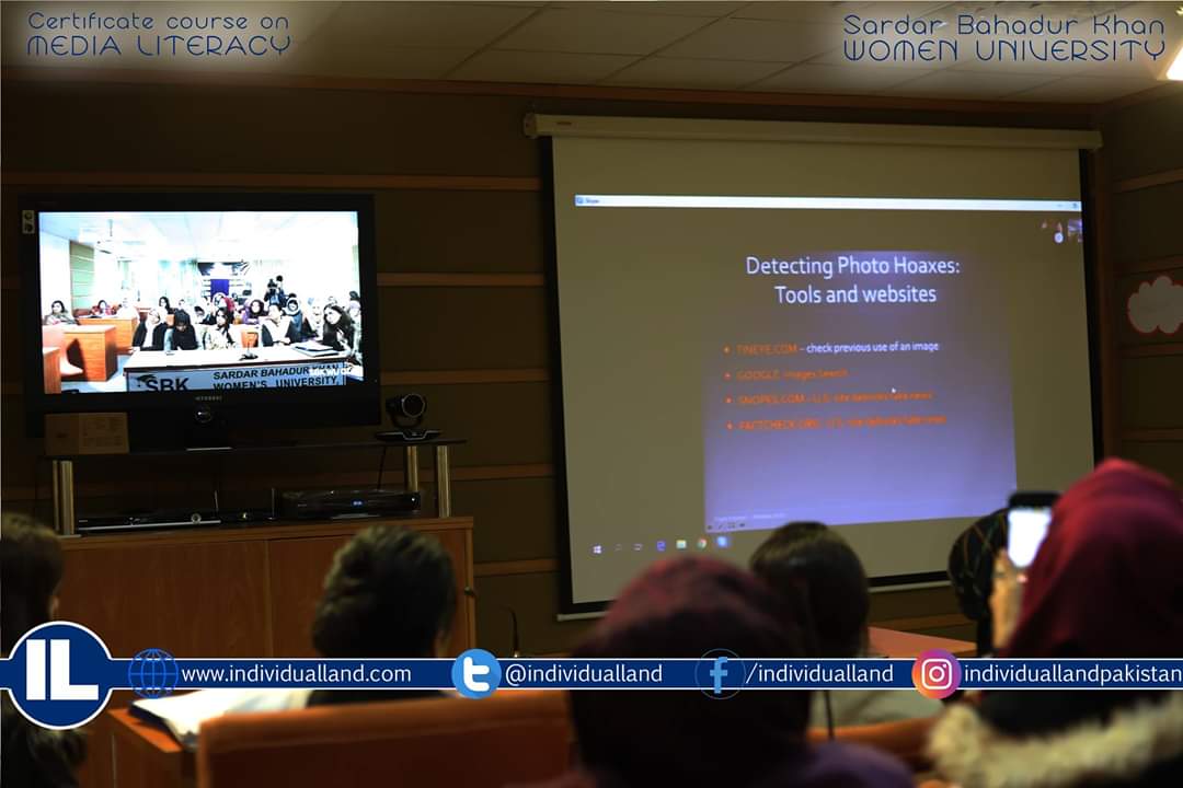 individualland's tweet photo. Two American technical experts, Sherry Ricchiardi and Frank Folwel interacting with participants of Sbk #Women's University #Quetta.
#doctoredimage
#photojournalism
@jam_kamal
@Senator_Baloch
@ZiaKhanqta
@alishahjourno https://t.co/XSxCxbgLEg