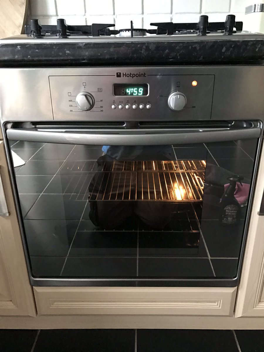 ProEverlast's tweet image. Homeowner, tenant or landlord, if you need your oven cleaning then look no further. Everlast Pro oven cleaning solutions offer a 24/7 online booking system so head to everlastpro.co.uk to book your place now. #barnsleyisbrill #SheffieldisSuper #worksop #ovencleaning