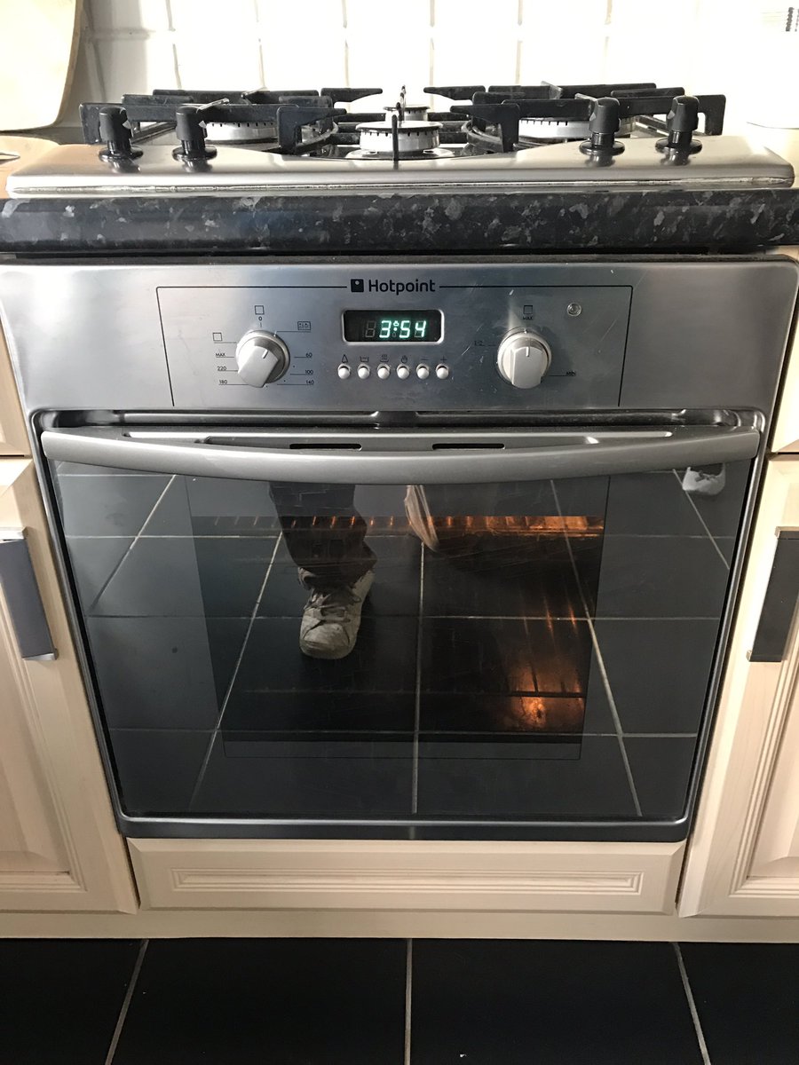 ProEverlast's tweet image. Homeowner, tenant or landlord, if you need your oven cleaning then look no further. Everlast Pro oven cleaning solutions offer a 24/7 online booking system so head to everlastpro.co.uk to book your place now. #barnsleyisbrill #SheffieldisSuper #worksop #ovencleaning