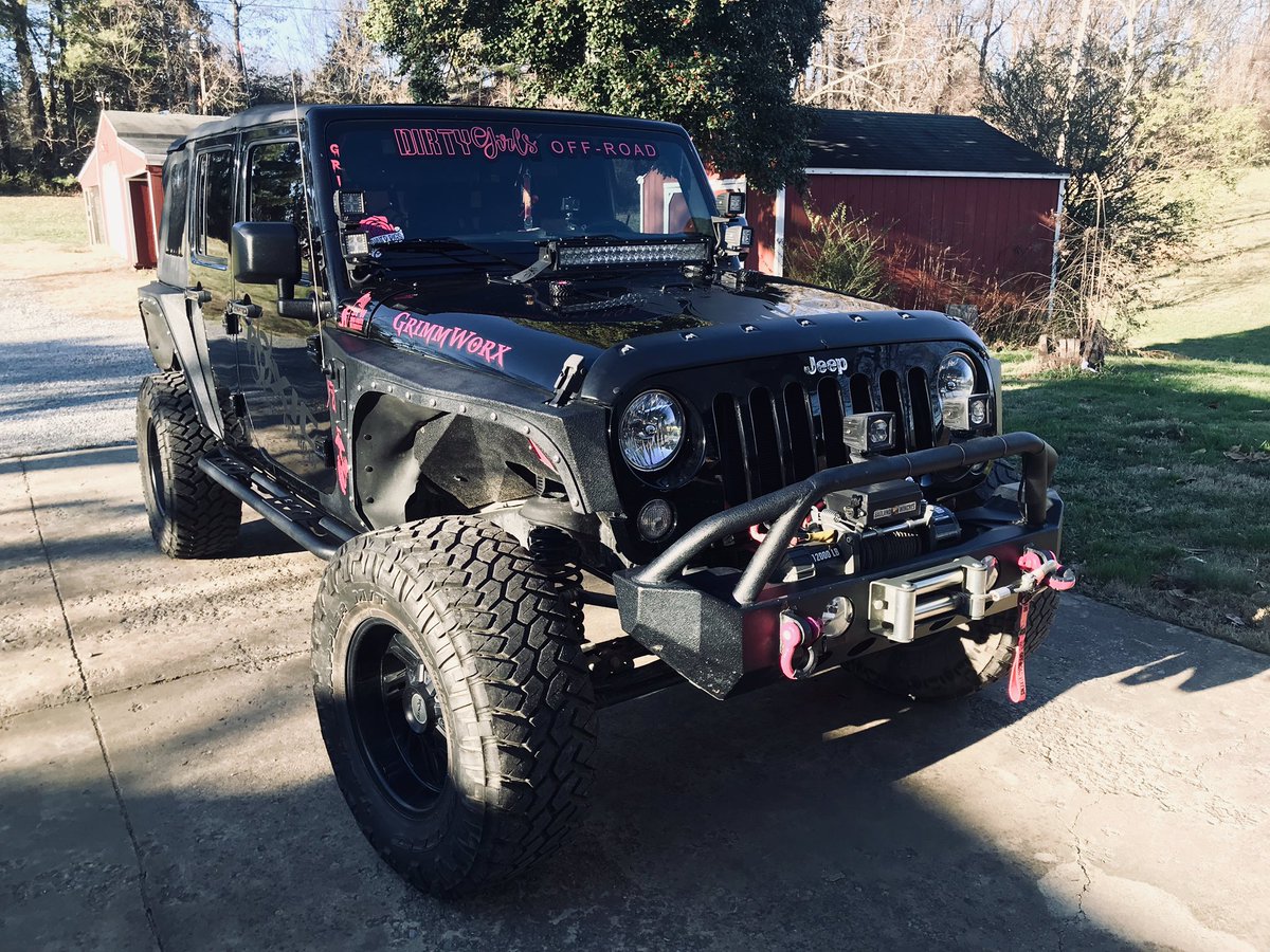 Impatiently waiting for my pink vinyl so I can get my @toxicoffroad decals back on! 🙌🏼🖤💖 #eastTNJeepgirl #shejeeps #Grimm #thebeast #itsajeepthang #toxicoffroadrazrwheels