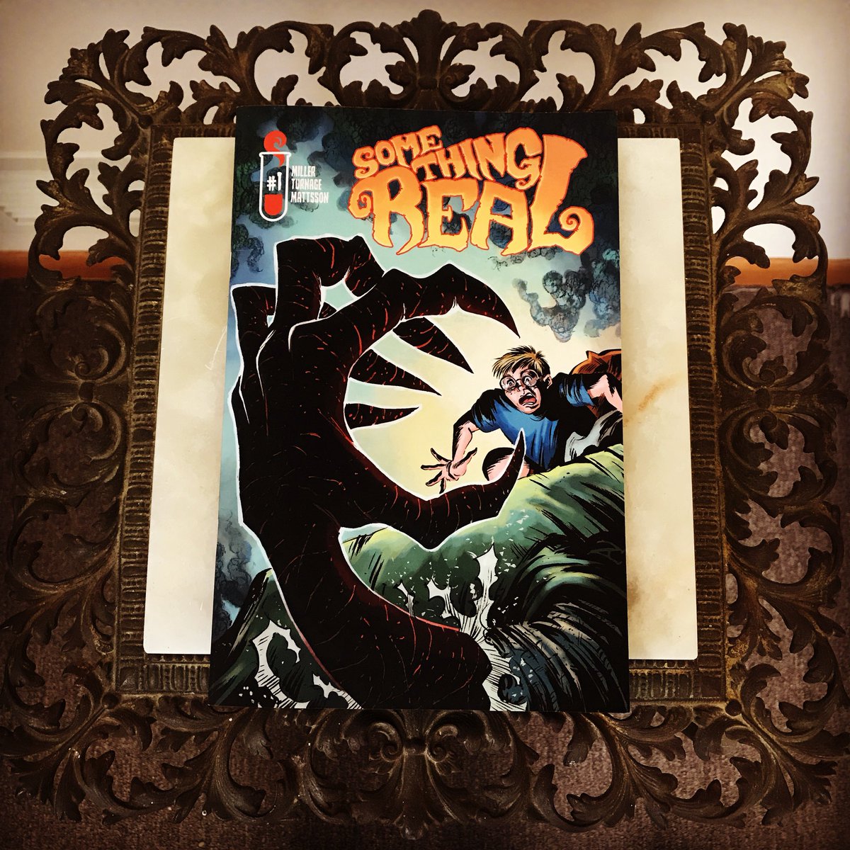 HSenison's tweet image. Loving #somethingreal - so great to see new good horror coming out. @srcomicbook @IanMillerComics