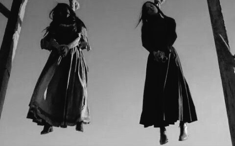 xPracticalMagic's tweet image. ꧁ Ｓａｌｌｙ Ｏｗｅｎｓ ꧂

              🔮 Bʀᴜᴊᴀ ✰
🔮 Lᴀ ᴍᴀʟᴅɪᴄɪᴏ́ɴ ᴅᴇ ʟᴀs Oᴡᴇɴs ✰
              🔮 Gʀᴇᴇɴᴅᴀʟᴇ ✰

        Sᴇᴍɪᴄᴀɴᴏɴ ≛ Fʀᴇᴇʀᴏʟ 
        ≛ Pʀᴀ́ᴄᴛɪᴄᴀʟ Mᴀɢɪᴄ ≛

—Eɴᴄᴇɴᴅᴇʀ ᴇʟ ғᴜᴇɢᴏ ʏ ϙᴜᴇ ᴀʀᴅᴀ ᴇʟ ᴄᴀʟᴅᴇʀᴏ. . .—