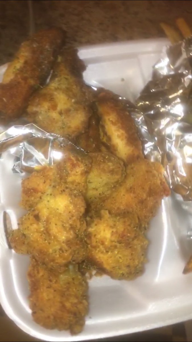 YNACafe17's tweet photo. We are back to sit #Wingwednsday #YNACafe #CHEFBLACCEYEPEAS come taste these birds https://t.co/ZmOwYzFc2P