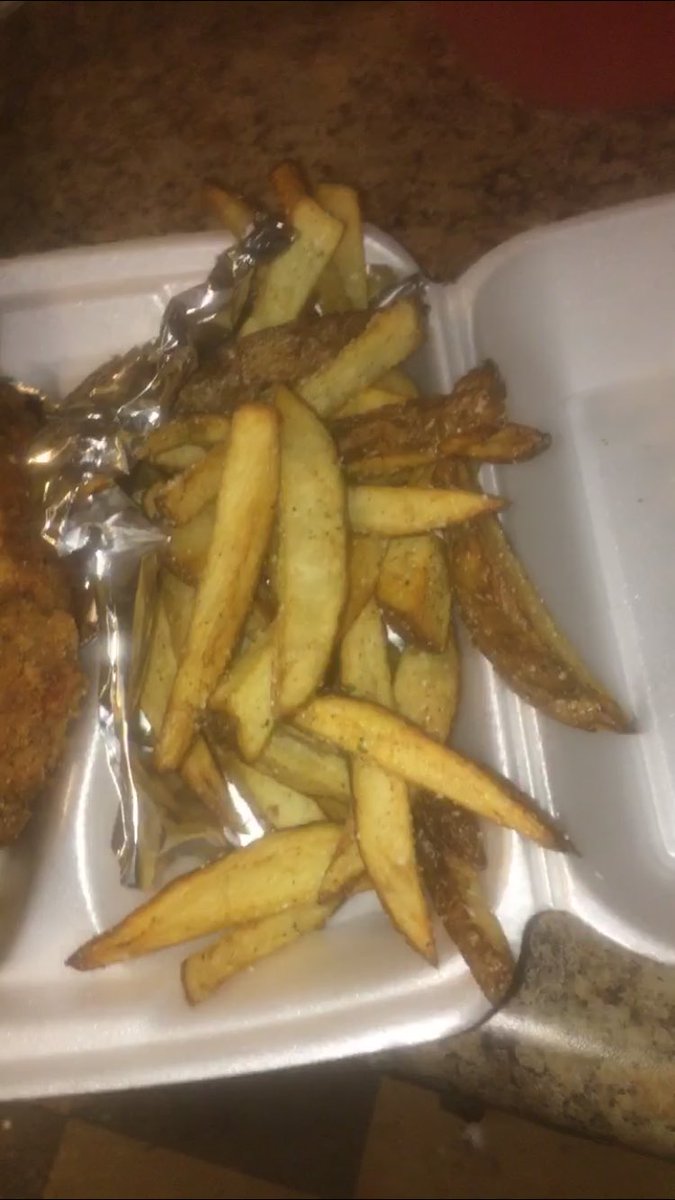 YNACafe17's tweet photo. We are back to sit #Wingwednsday #YNACafe #CHEFBLACCEYEPEAS come taste these birds https://t.co/ZmOwYzFc2P