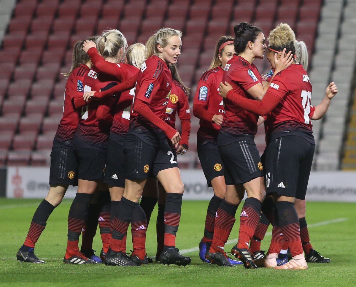 FT: #MUWomen 2 West Ham 0.
An own goal and a second-half strike from @jessSigsworth5 sees us through to the semi-finals of the #ContiCup, Great work Reds! #MUWomen