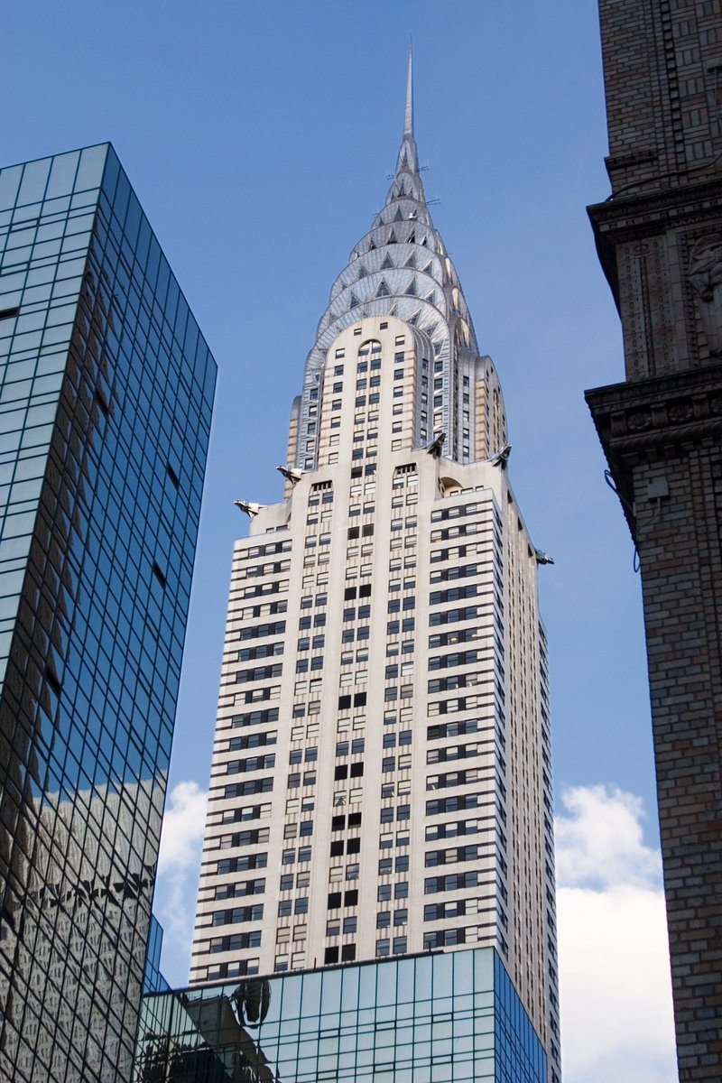 New York's Chrysler Building up for sale. bit.ly/2slA6Ly https://t.co/NVelqAEYfP