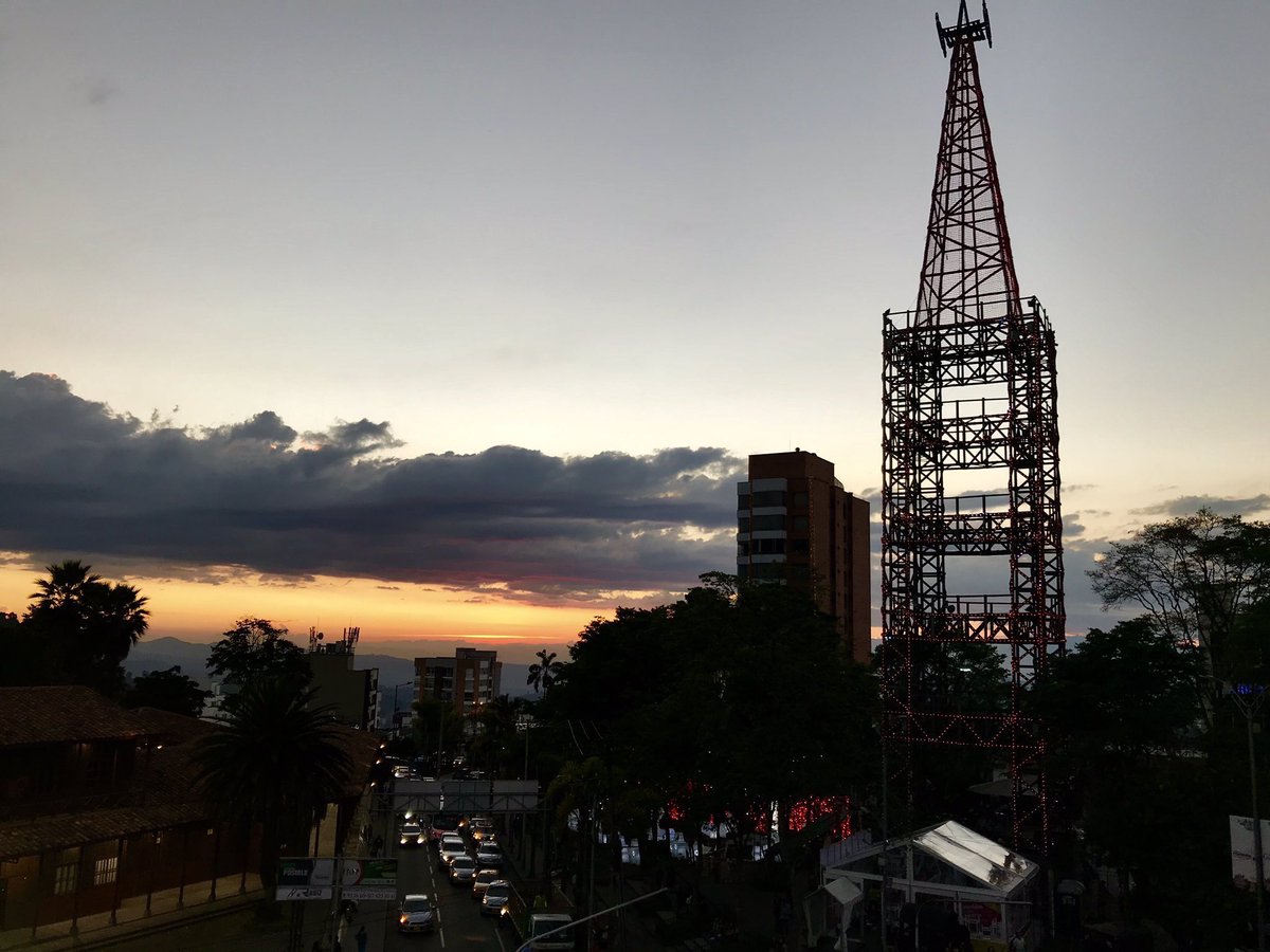 Cesar_diza's tweet photo. Esa es la GranDiferencia de #MiManizalesDelAlma con otras ciudades #EsTaurina, #EsHidalga, #EsCulta, #Esbella, #EsSalsera, #EsCafetera en fin es para TOD@S Excelente .@Feria_Manizales Bn .@jcardonaleon #EsOportunidades .@cormanizales .@TauroJovenM #TerreroDeLaLibertad https://t.co/XGCytoOYde