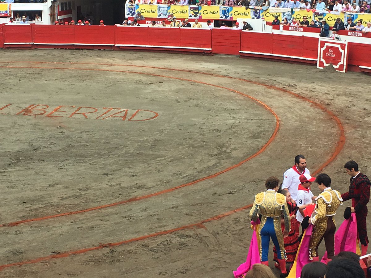 Cesar_diza's tweet photo. Esa es la GranDiferencia de #MiManizalesDelAlma con otras ciudades #EsTaurina, #EsHidalga, #EsCulta, #Esbella, #EsSalsera, #EsCafetera en fin es para TOD@S Excelente .@Feria_Manizales Bn .@jcardonaleon #EsOportunidades .@cormanizales .@TauroJovenM #TerreroDeLaLibertad https://t.co/XGCytoOYde