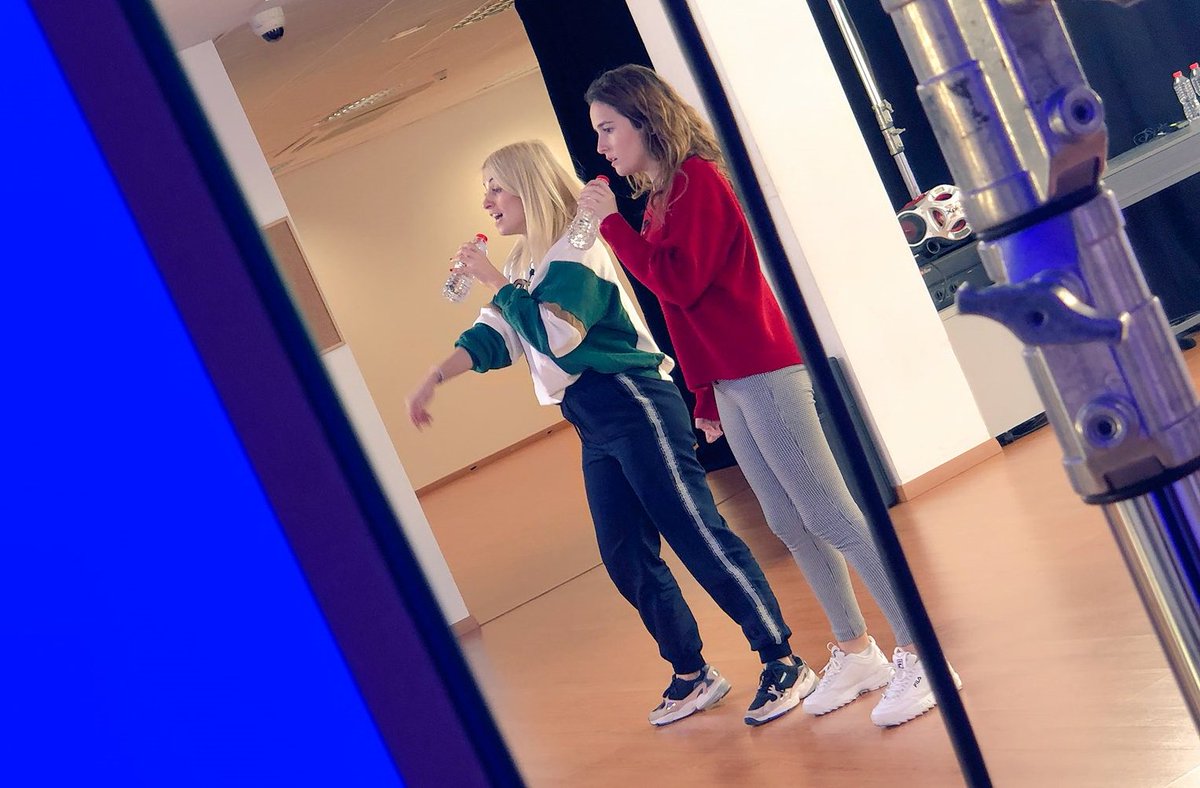 eurospaincom's tweet photo. Así preparan cantantes, autores y @Gestmusic los temas finalistas para Eurovisión 2019 #10Eurotemazos #OTDirecto9ENE #Eurovision https://t.co/zEfYwcYCiK https://t.co/fNGKpeRsAN