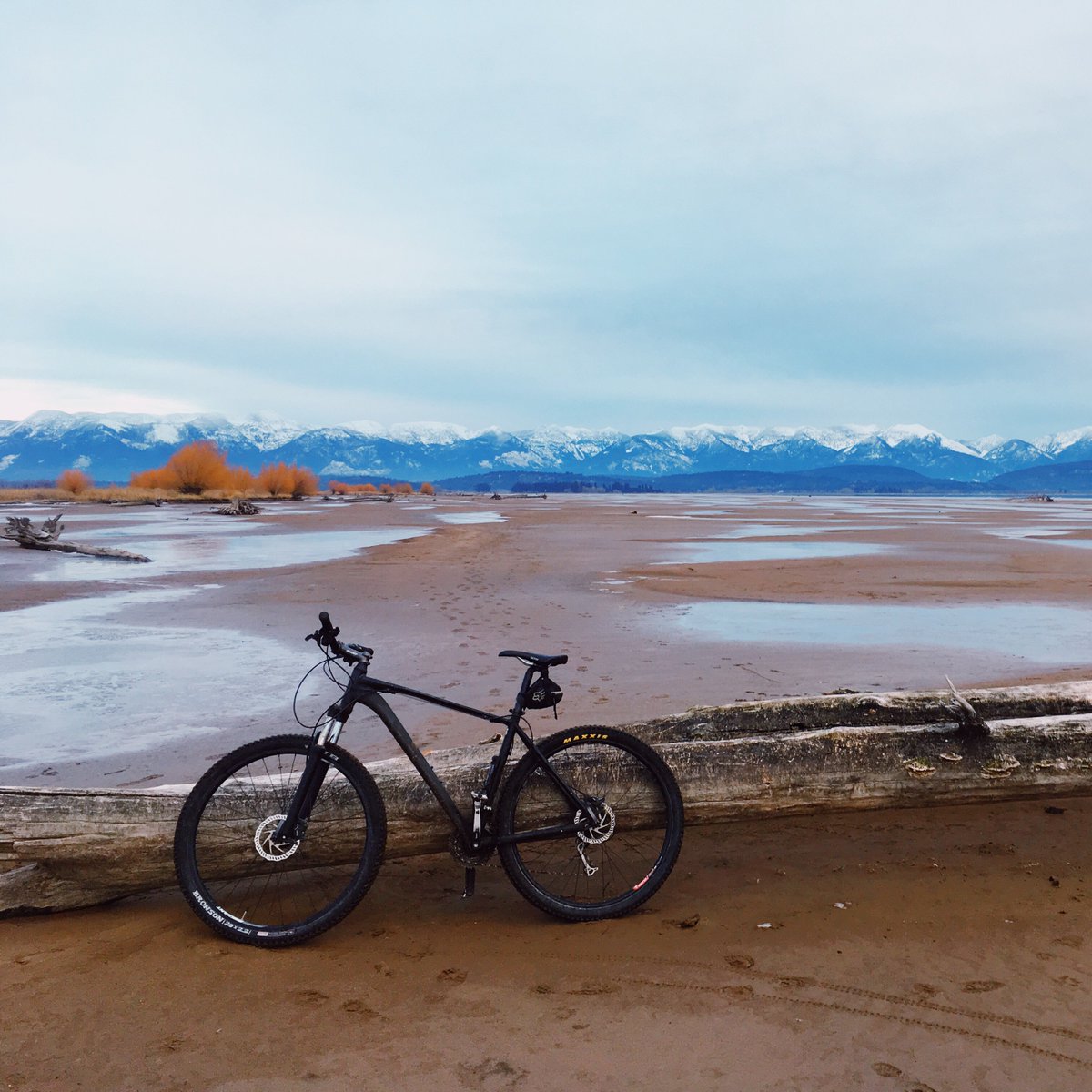 Somers by Flathead Lake, It's a beautiful sight. We have homes all along Flathead...great for a little winter getaway. #EnjoyMontana #Flathead #Montana #VacationRentals #Somerscottage #familyfun #romanticgetaway