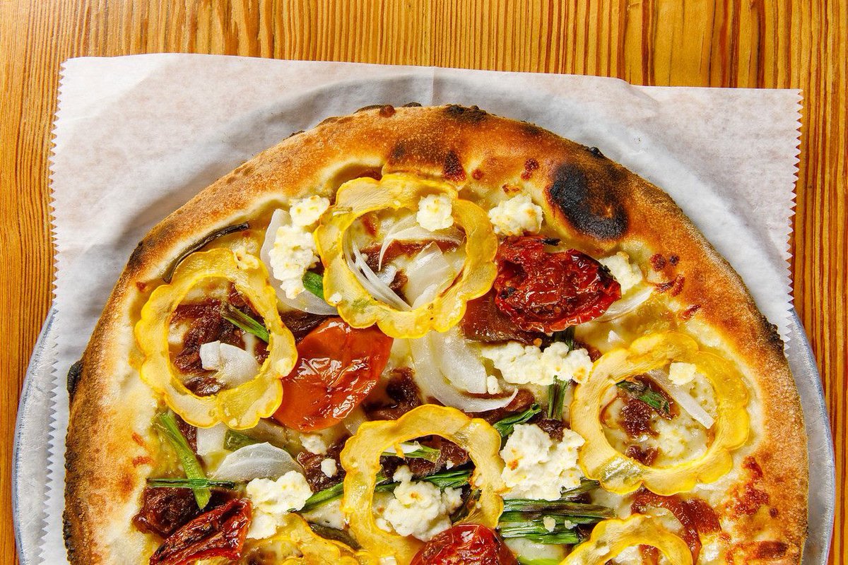 OsteriaTulia's tweet image. Meet The Sas-Squash, she is covered in delicata squash, milk ricotta, 10 hour tomatoes, aramelized onions &amp;amp; scallion. #pizza #woodfiredoven #sassquash #naplesosteria #cucinarustica #5thavesouth