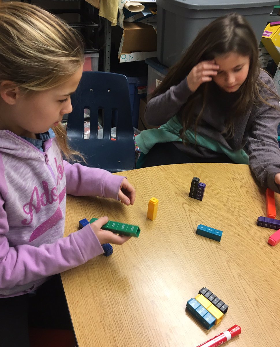 AlisonDJJS's tweet image. Working together to find equivalent fractions.#keh4life