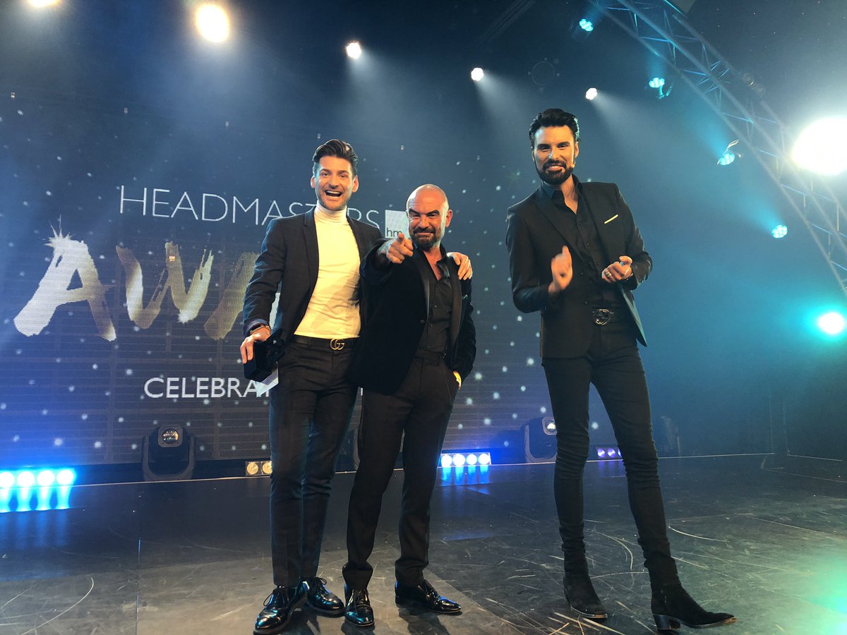 headmastersuk's tweet photo. Our incredible Creative Director @A_Barton our Creative Ambassador @gazzylondon &amp; @Rylan #HMAwards #destinationhair #TimeToShine #Headmastersuk https://t.co/S3f37LbIhm