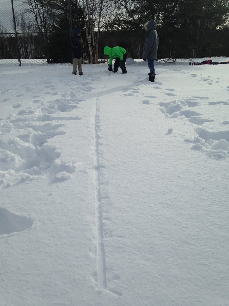 MrHacheysClass's tweet photo. A crusty top to the snow made for great conditions to play Snow Snake #geigerphysed #indigenousgames https://t.co/N7MxKjwBJt