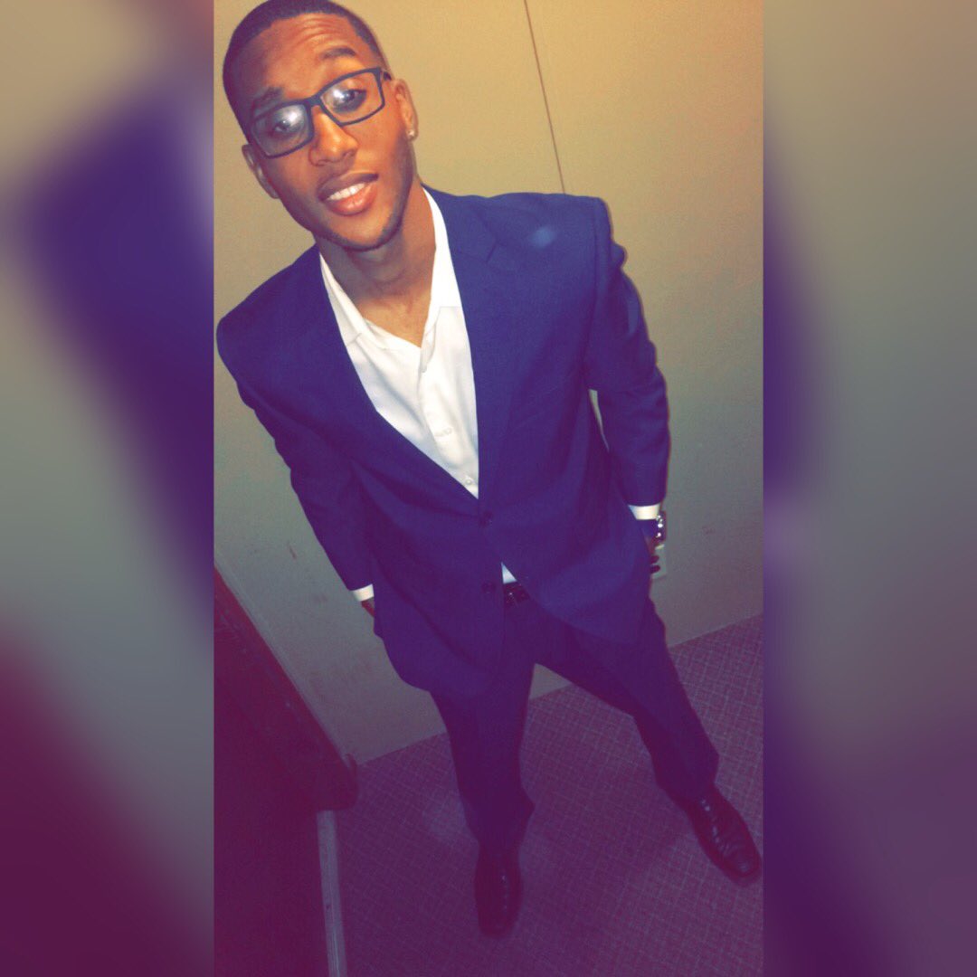 _WaFfLeZ_'s tweet photo. Adding a lil' Blu drip on my TL #MabTies #PBS1914 #DeltaChapterMade https://t.co/TfNOhg5AKY