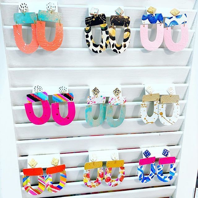 AudraStyleArt's tweet photo. New at #AtlMkt this week. Building 3 Floor 2 Booth 824. #Americasmart #americasmartatl #americasmartatlanta #audrastyle
.
.
.
.
.
.
.
#bigearrings #ooakjewelry #Wearableart #jungalowstyle #passioncolorjoy #anthropologie #earrings #springfashion #fashion… https://t.co/8wsLkAW8J5 https://t.co/zRKuqaelgV