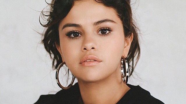 gomezbilgi's tweet photo. Selena ve Hailey Baldwin’in giyim benzerlikleri hakkında yapılan bir haberi görmek için kaydırın. https://t.co/xAzFS62WMZ