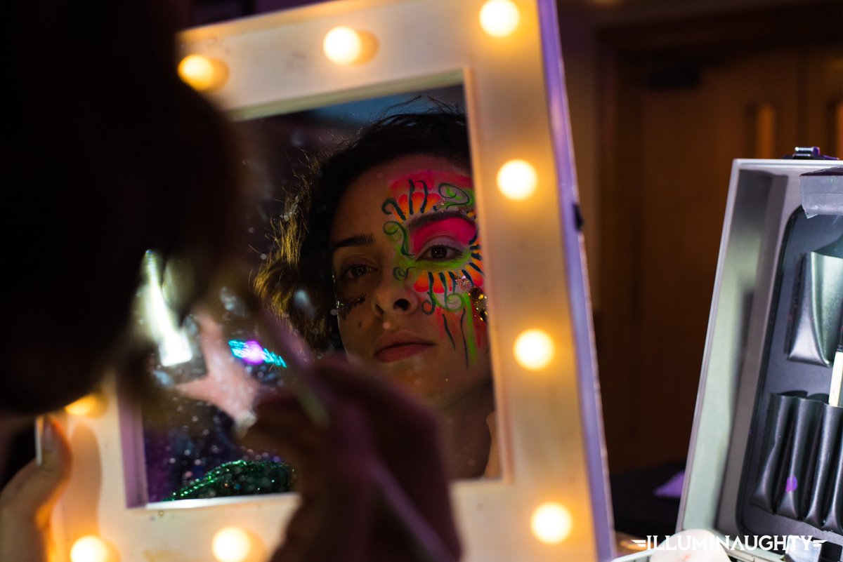 🎨 ARTIST APPLICATION REMINDER  🎨

There is still time for you to apply for our Electric Dreams installation! Simply fill out this form to apply ➡️  bit.ly/2B5duTI