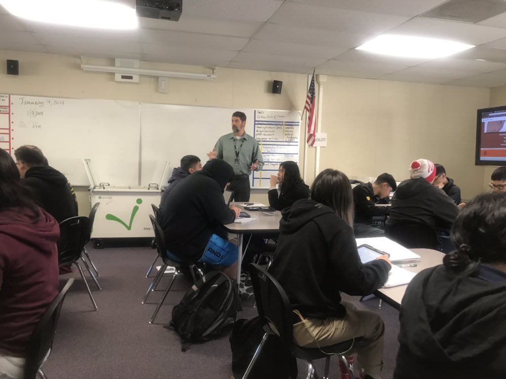 Brian Carnes teaching <a href="/CvHigh/">CoachellaValleyHS</a> Seniors how to find reliable sources when doing research! <a href="/edtechamatics/">Brian Carnes</a> <a href="/CVUSDiCenter/"><a href="/CVUnified/">Coachella Valley USD</a> iCenter</a> @CVUnified #CVUSDLearns